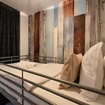 Amazing Location & Elegant Apt - Old Town