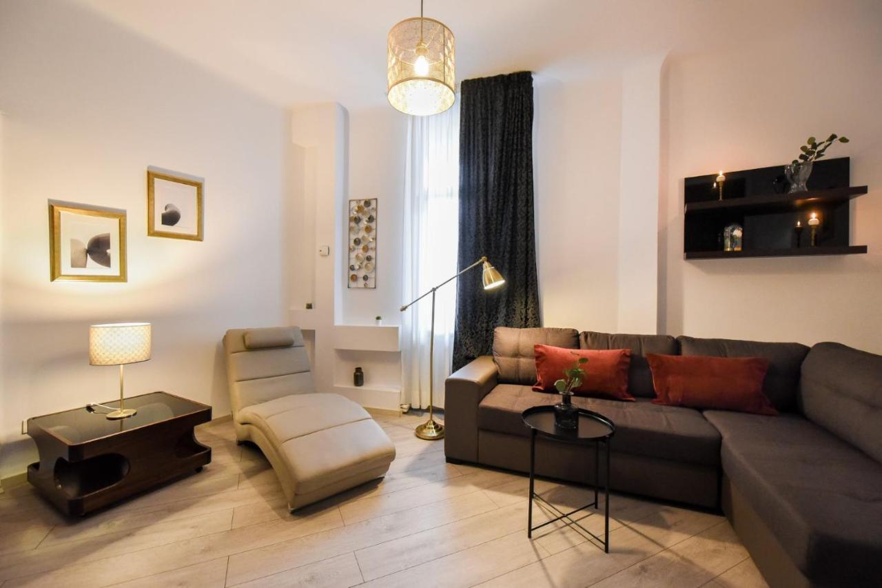 Amazing Location & Elegant Apt - Old Town * Bucureşti
